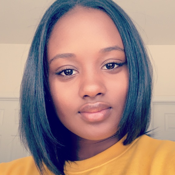 Profile Picture of Bria Mitchell (@briamitch) on Poshmark