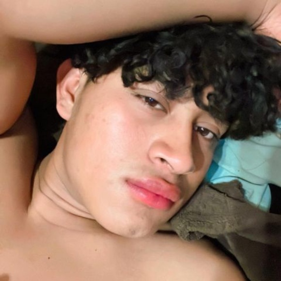 Profile Picture of Alex noe Romero ramirez (@alexnoe03) on Poshmark