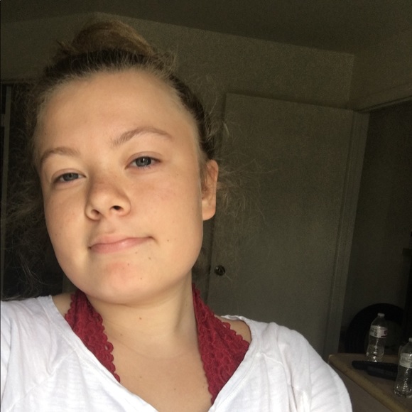 Profile Picture of Ikia Gugerty (@ikiagugerty) on Poshmark