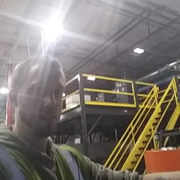 Profile Picture of Shawn Roupe (@shawnroupe) on Poshmark