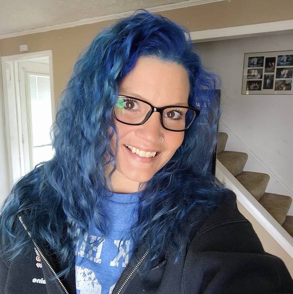 Profile Picture of Beckey Lichorowic (@rlichorowic) on Poshmark