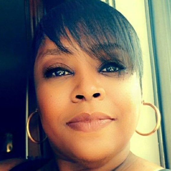 Profile Picture of Ursula Carson (@monae7278) on Poshmark