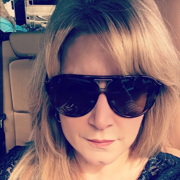Profile Picture of Kendra Sauer (@ksau92) on Poshmark