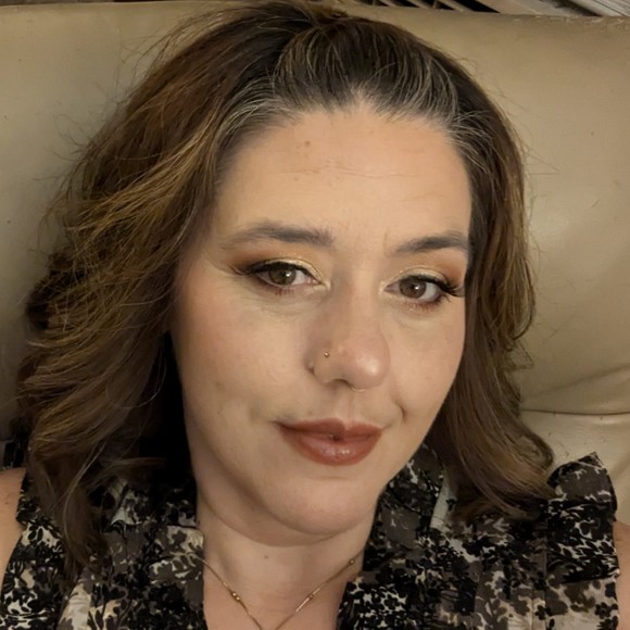 Profile Picture of Alexandra Bartels (@snowgoddess007) on Poshmark