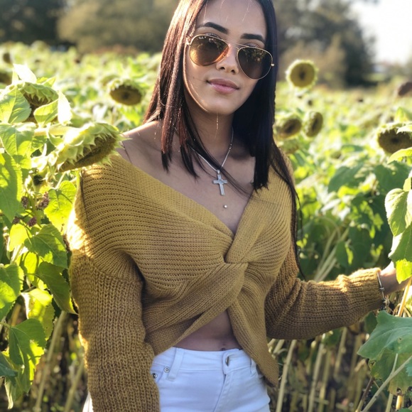 Profile Picture of Wilma Rodriguez (@wilma_rodriguez) on Poshmark