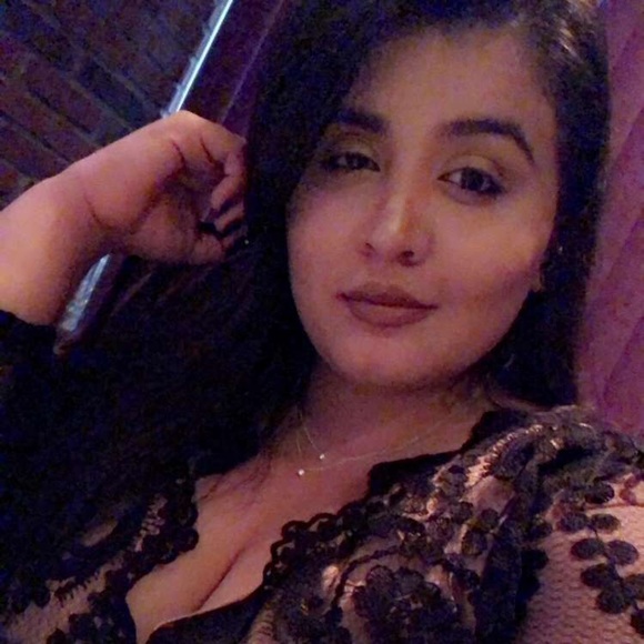 Profile Picture of Katherine Abrego (@k_abrego) on Poshmark