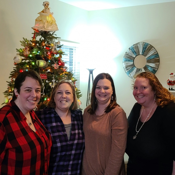 Profile Picture of Jennifer Johnson purdum (@purdum3) on Poshmark