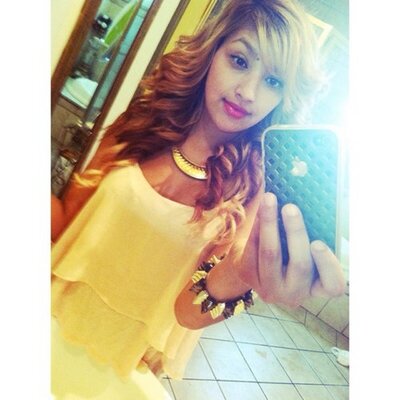 Profile Picture of Crystal Robledo (@crystalrobledo6) on Twitter