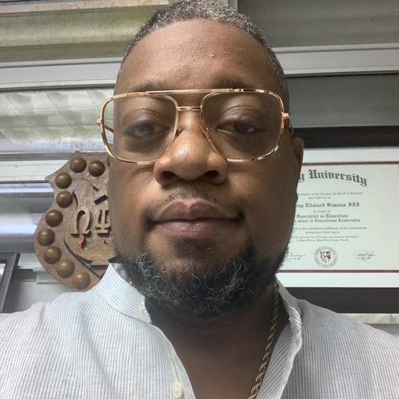 Profile Picture of Ed Simons (@bigpsi100) on Poshmark