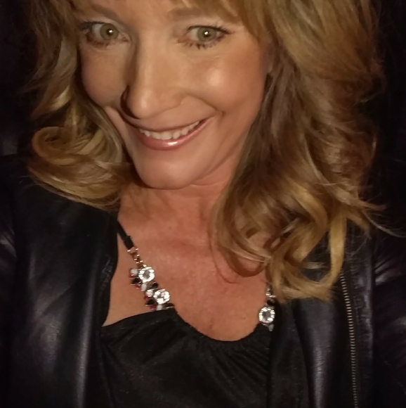 Profile Picture of Mindy Jenkins danielson (@batterup514) on Poshmark