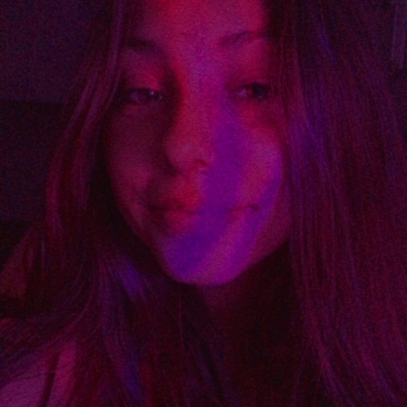 Profile Picture of Avalina Sprague (@avalinasprague) on Poshmark