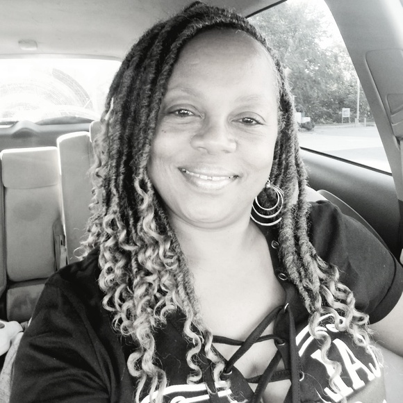 Profile Picture of Dawn Dupree (@ldll4) on Poshmark