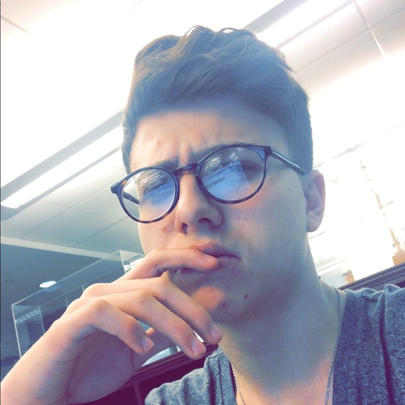 Profile Picture of Yianni Athanasopoulos (@yianniathens) on Poshmark