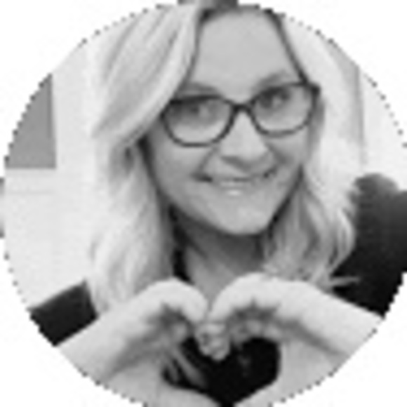 Profile Picture of Jerilyn Young (@jerilyn_young) on Poshmark