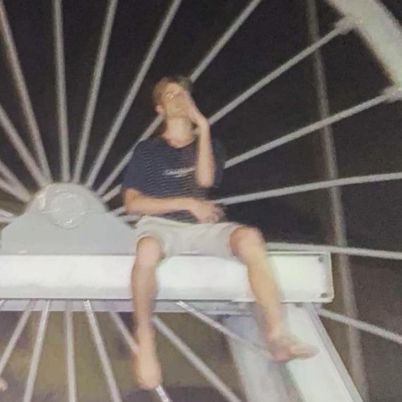 Profile Picture of Daniel Byrne (@danielb936) on Poshmark