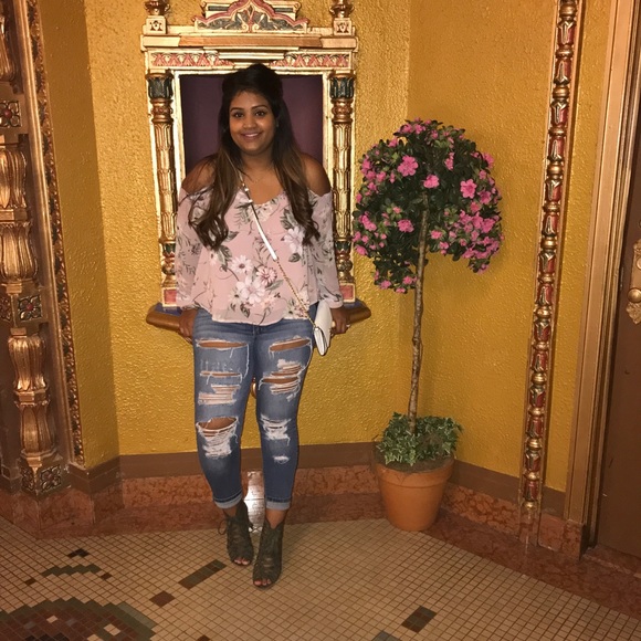 Profile Photo of Rashmi Mochan (@rmochan10) on Poshmark