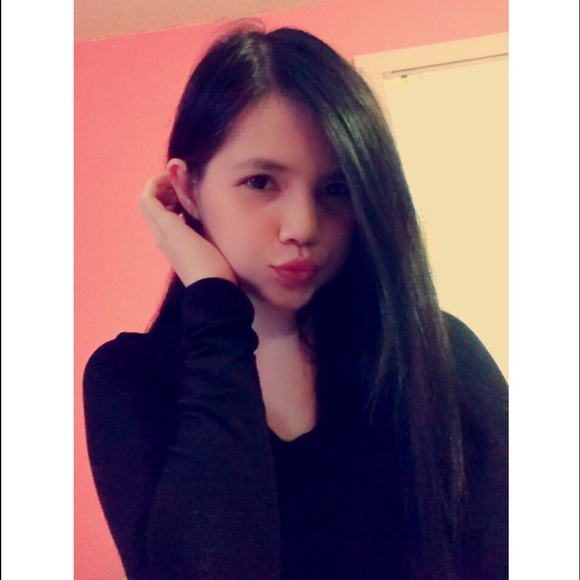 Profile Picture of Kim Pamular (@kpamular) on Poshmark