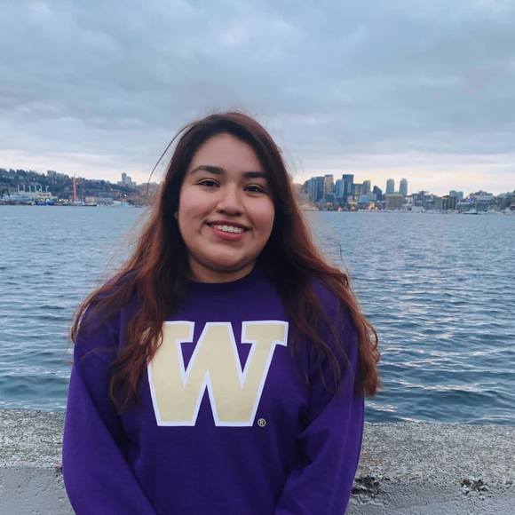 Profile Picture of Kim Cabrera (@kimcabrera32) on Poshmark