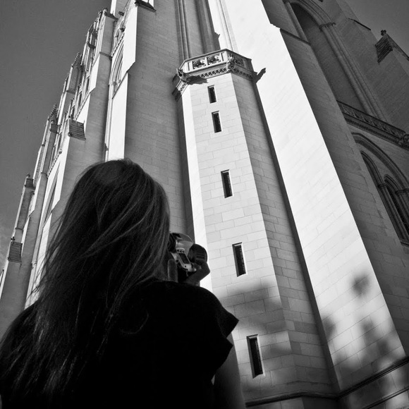 Profile Picture of Amanda Archibald (@fotosynthesis) on Poshmark