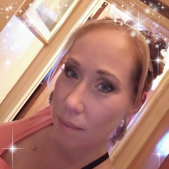 Kimberlyrose Eland - Poshmark Profile Picture of Kimberlyrose Eland (@kimberlyrose_e) on Poshmark