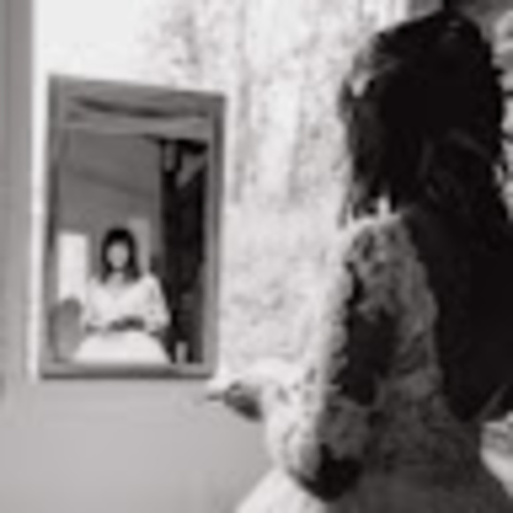 Profile Picture of Amelia Pace (@ameliainwunder) on Poshmark