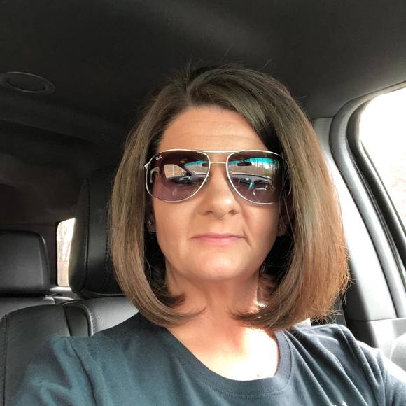 Profile Picture of Brandi Cabiness (@cabiness08) on Poshmark