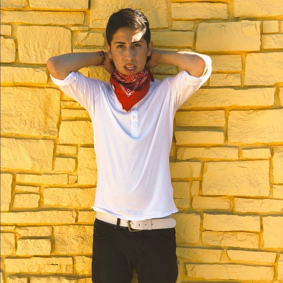 Profile Picture of Victor Mota (@vmotaaa420) on Poshmark