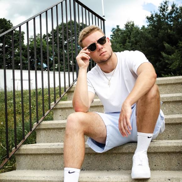 Profile Picture of Jonathan Brunkhardt (@jonnybrunks) on Poshmark