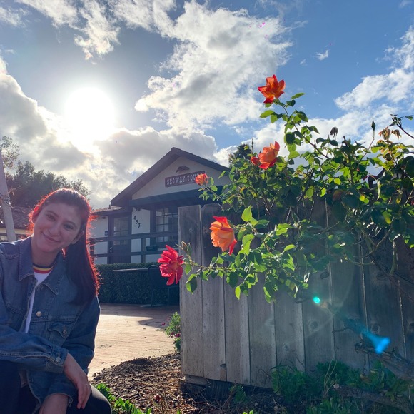 Profile Picture of Kat Canellos (@katcanellos) on Poshmark