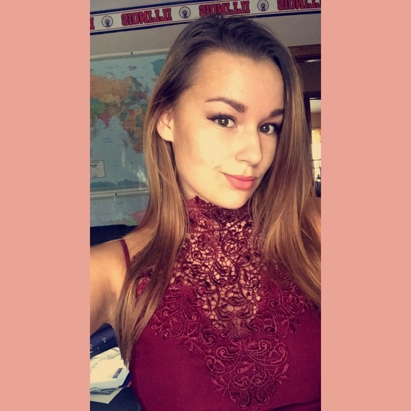 Profile Picture of Maria Alferova (@mariaalferova) on Poshmark