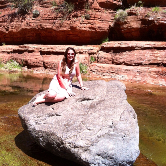 Profile Picture of Sierra Macdowall (@sfmacdowall) on Poshmark