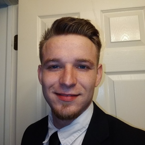 Profile Picture of Matthew Mencer (@mencer7) on Poshmark