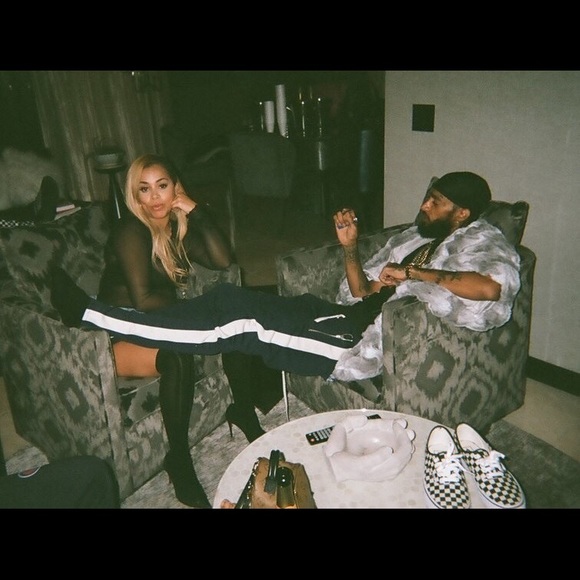 Profile Picture of Zikurious Debruce (@zdebruce) on Poshmark