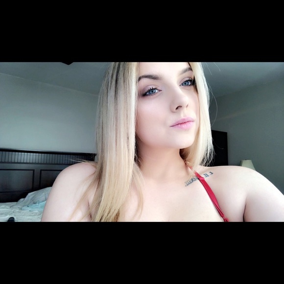 Profile Picture of Kiersten Lapish (@kshaye96) on Poshmark