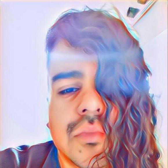 Profile Picture of Eddie Romero (@eddieromero19) on Poshmark