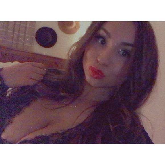 Profile Picture of Debrah D'attilio (@duttilio) on Poshmark