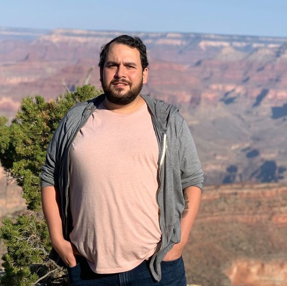 Profile Picture of Richard Martins (@rvmartins) on Poshmark