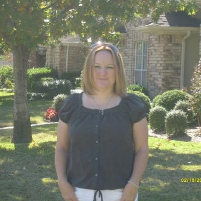 Profile Picture of Jennifer Hinton (@junebug1784) on Twitter