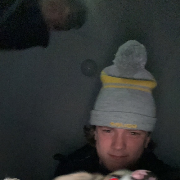 Profile Picture of Nathan Gossoo (@nathangossoo) on Poshmark