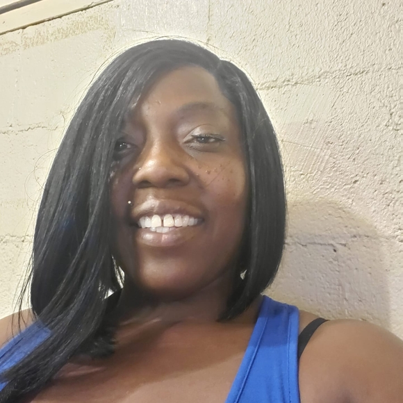 Profile Picture of Chandra Mays (@chandramays) on Poshmark