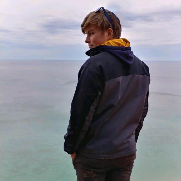 Profile Picture of Bryan Brieden (@briedenb) on Poshmark