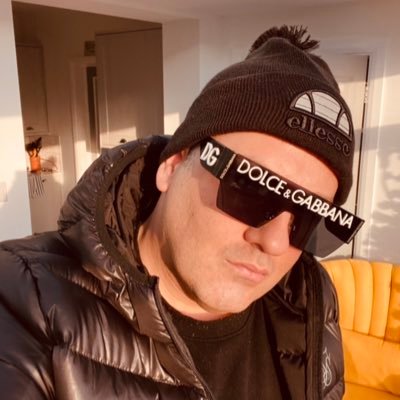 Profile Picture of Dean (@iLoveBevKnight) on Twitter
