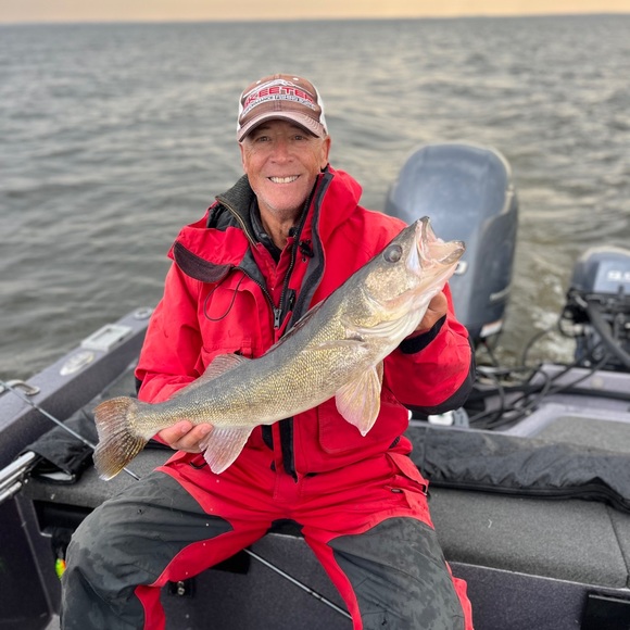 Profile Picture of Larry Gragert (@larrygragert) on Poshmark