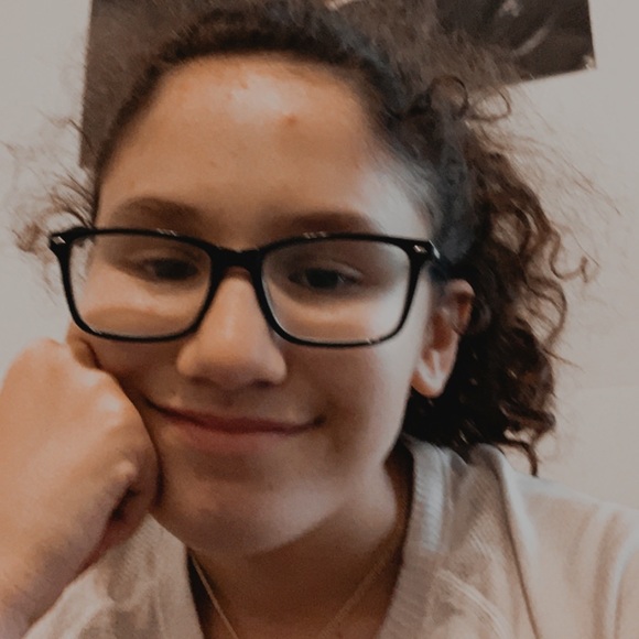 Profile Picture of Cassie Keylin (@ckeylinnn) on Poshmark