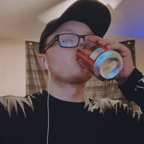 Profile Picture of David Armstrong (@davidarmstro548) on Poshmark