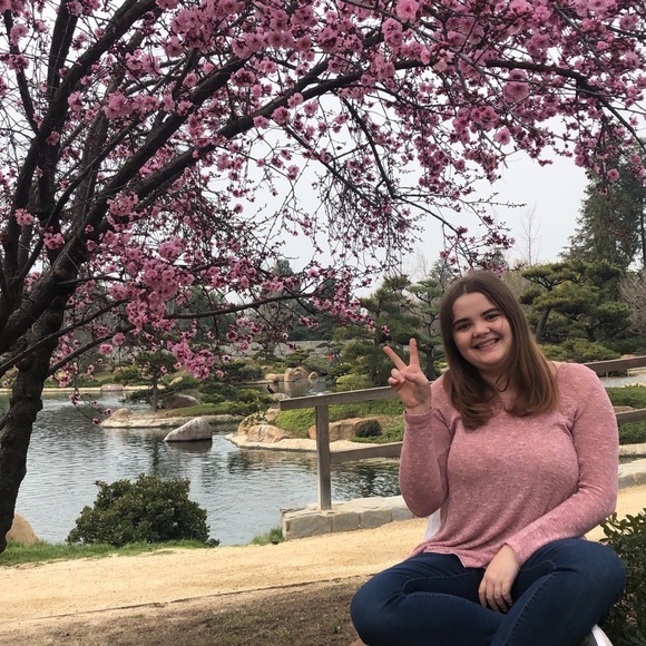 Profile Picture of Emilie Matheson (@ejmatheson) on Poshmark
