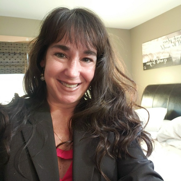 Profile Picture of Marshelle Whelan (@mmwhelan1123) on Poshmark