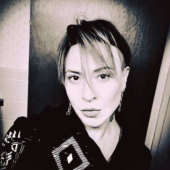 Profile Picture of Valen Coscarella (@ladyverse) on Poshmark