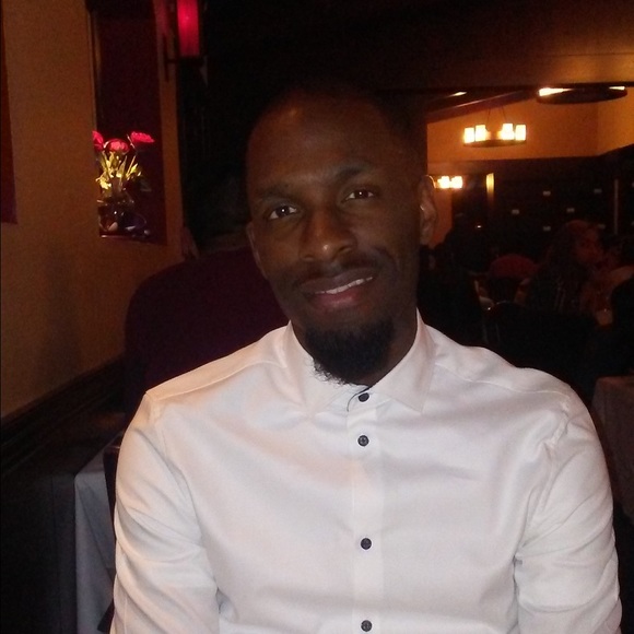 Profile Picture of Kevin Fair (@faratti) on Poshmark