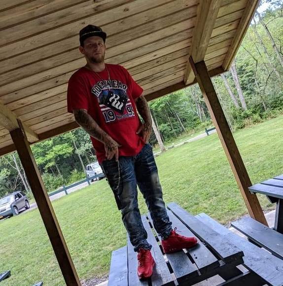 Profile Picture of Christopher Starks (@kendra9187) on Poshmark